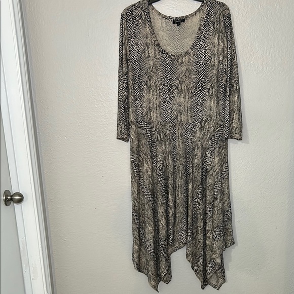 Jessica Simpson Dresses & Skirts - Jessica Simpson Asymmetrical Gray Silver Dress Scoop Neck